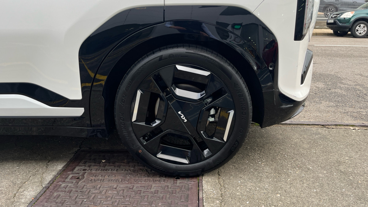 KIA EV3