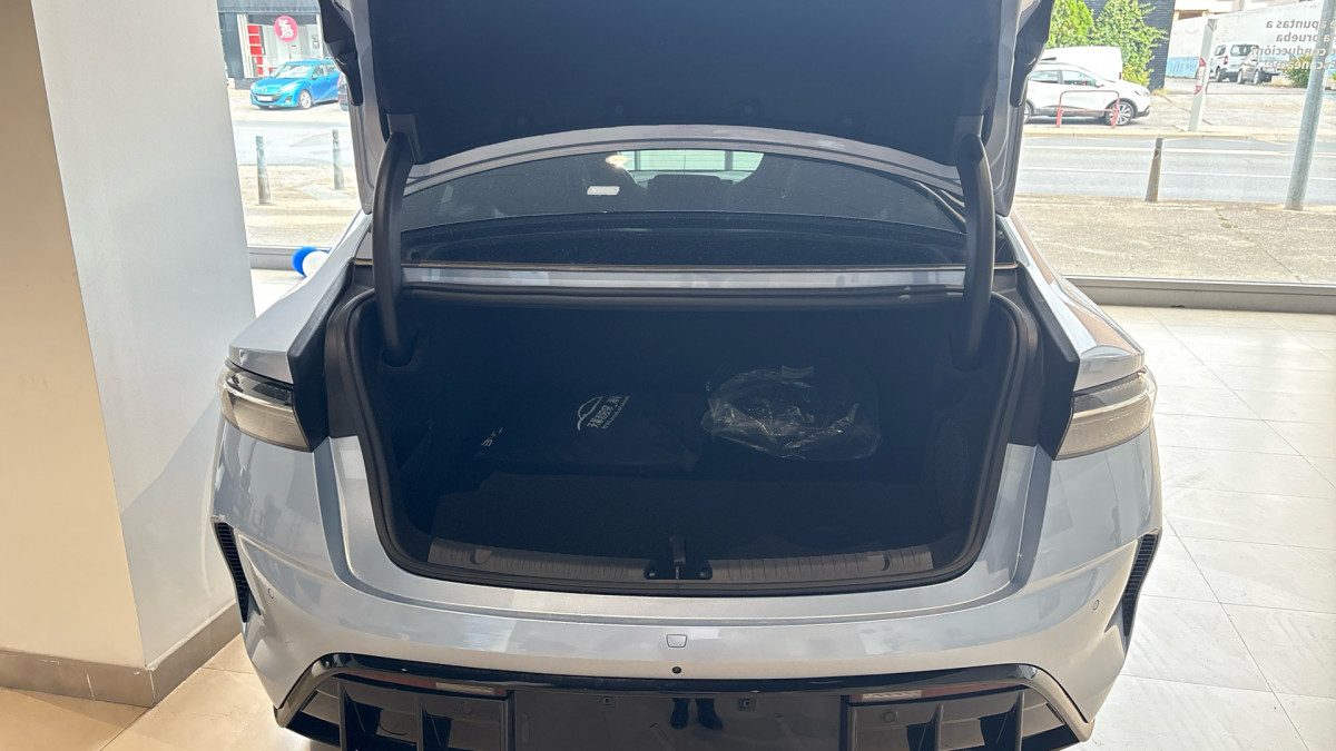 BYD SEAL