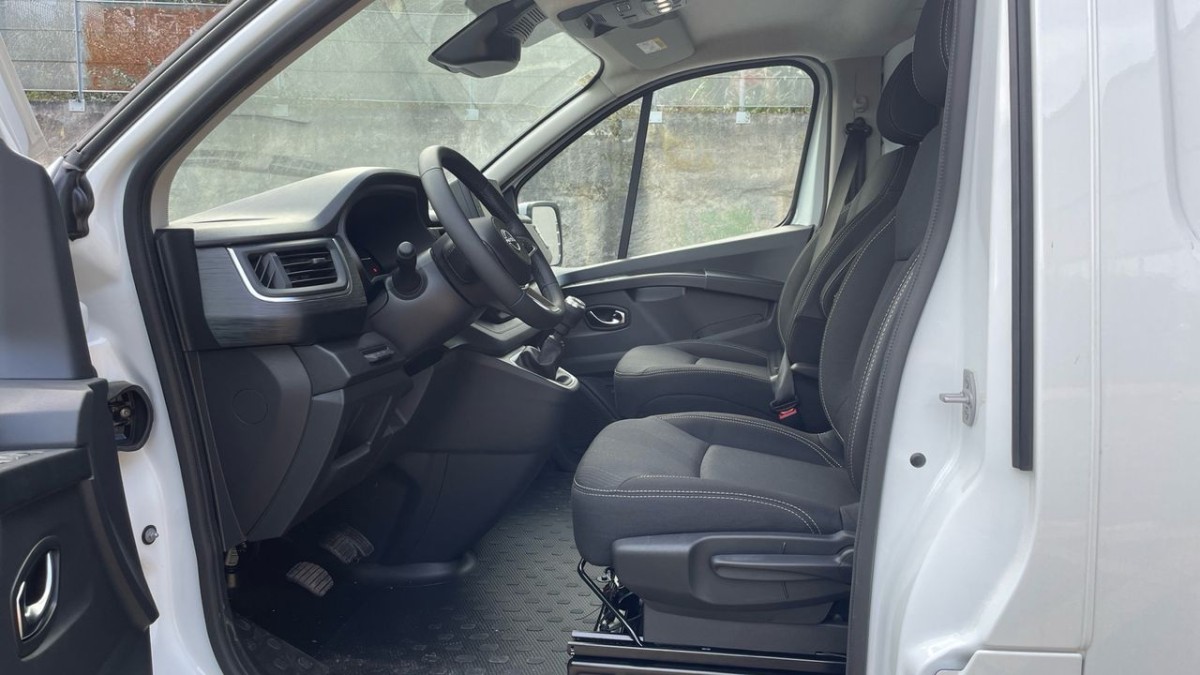 NISSAN Primastar
