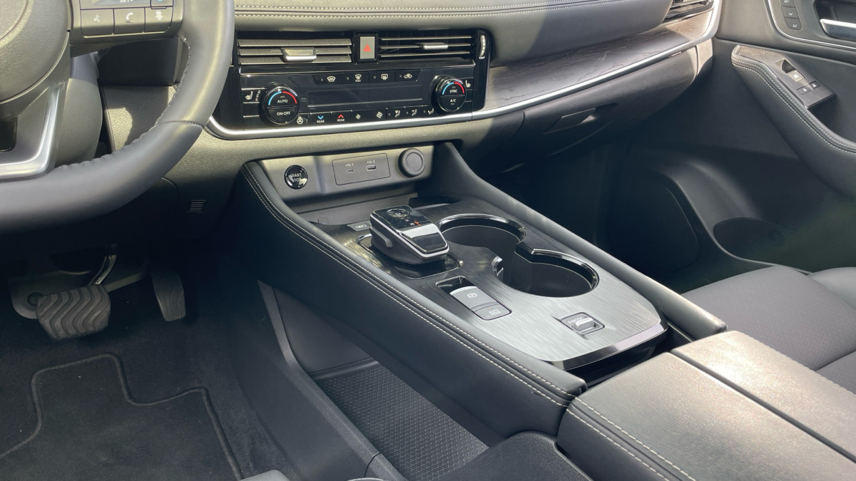 NISSAN X-TRAIL