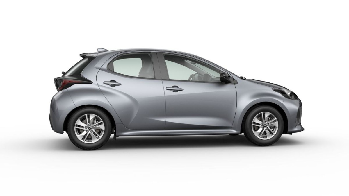 MAZDA 2