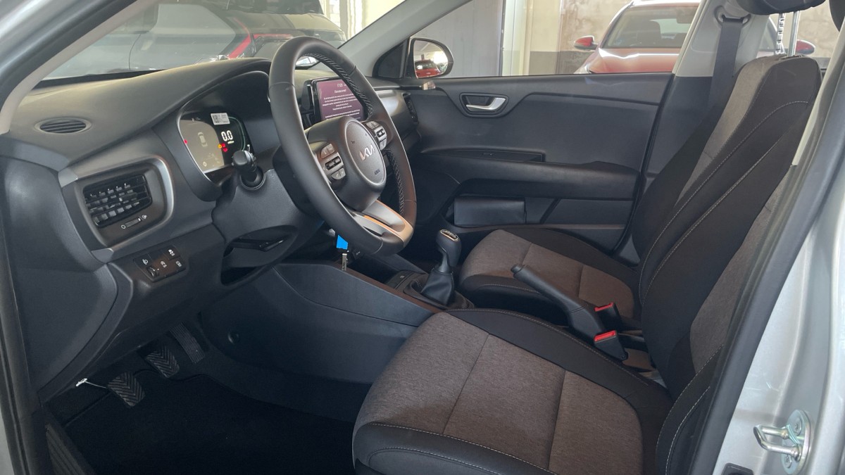 KIA STONIC