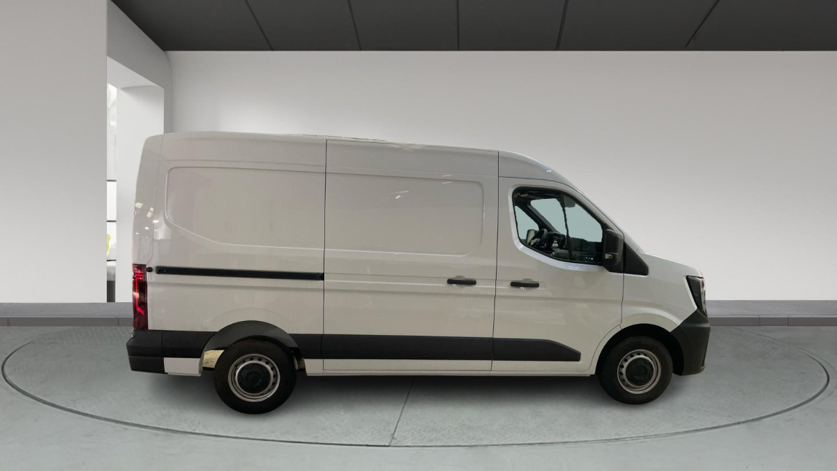 NISSAN INTERSTAR