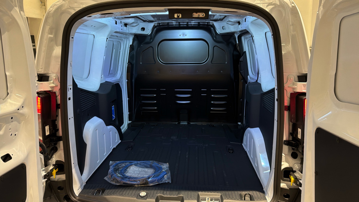 FORD TRANSIT COURIER