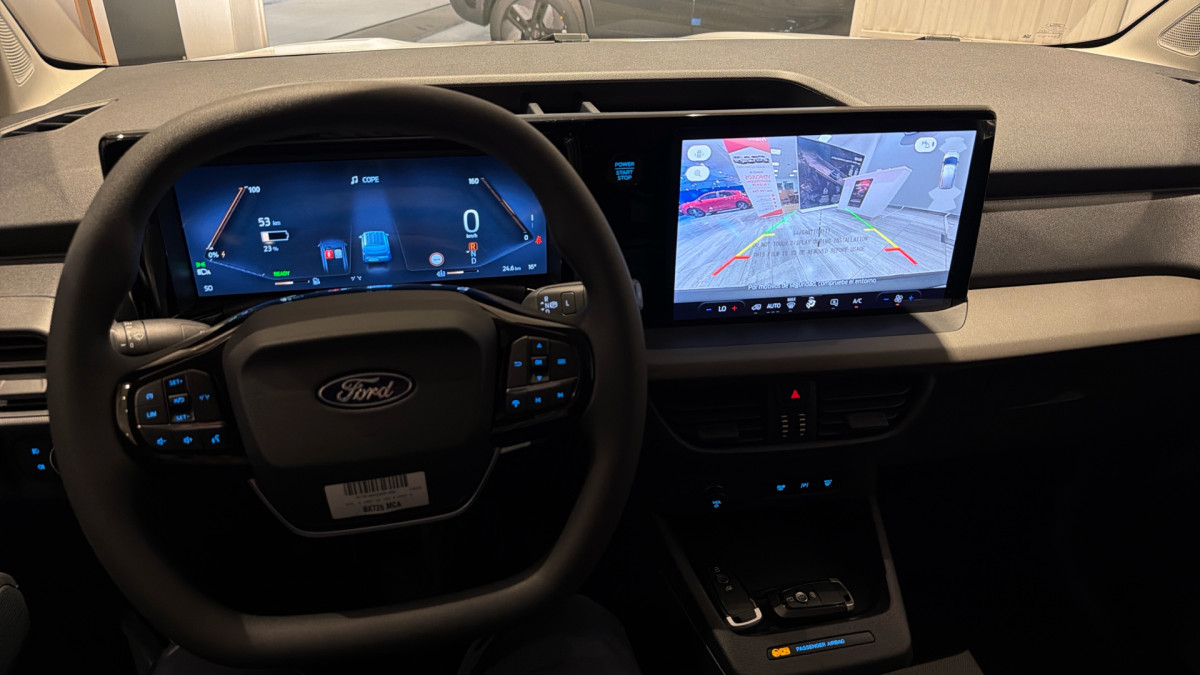 FORD TRANSIT COURIER