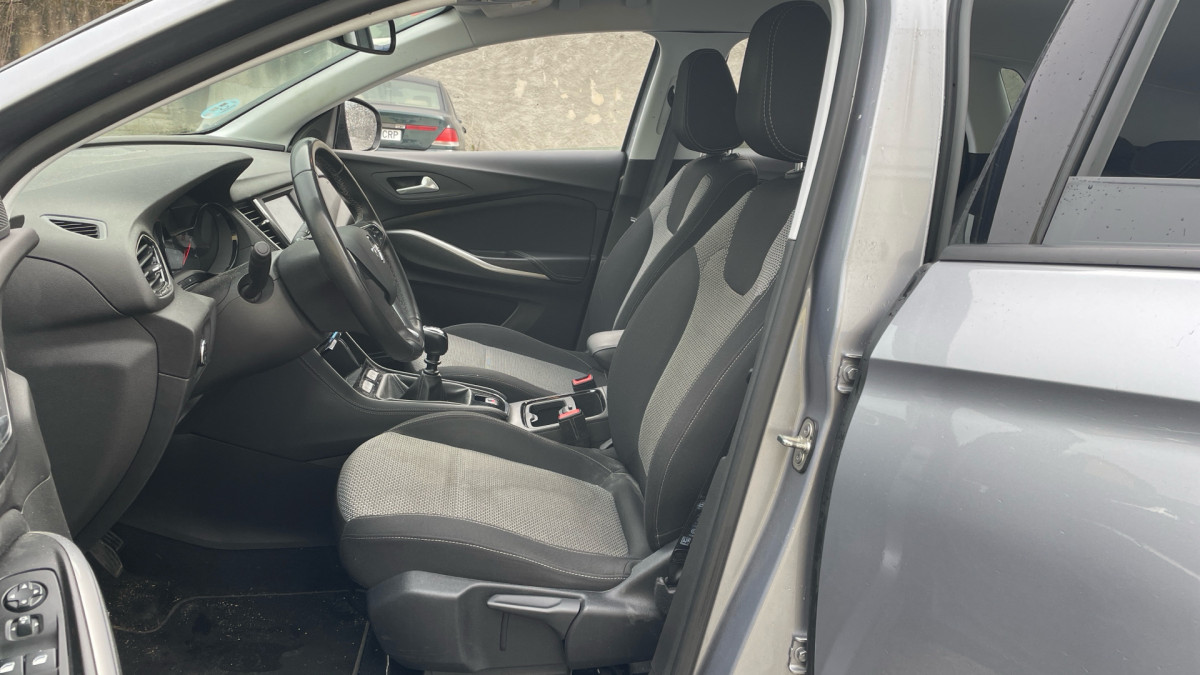 OPEL GRANDLAND X