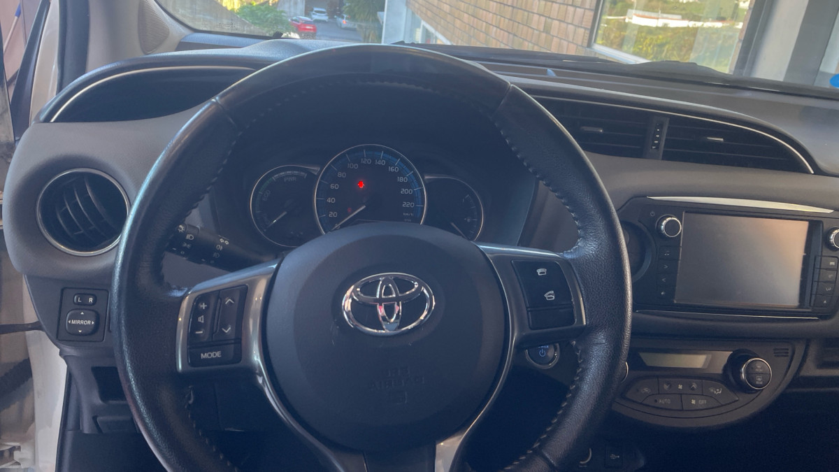 TOYOTA YARIS