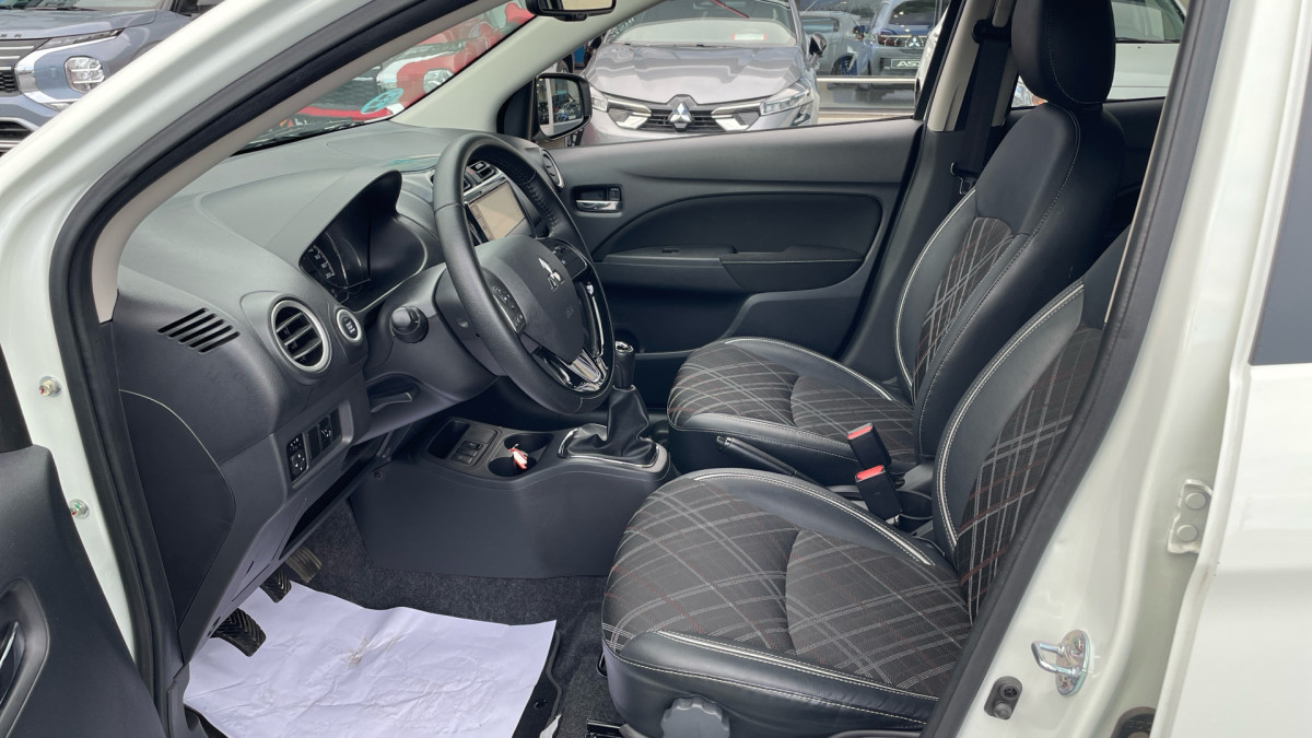 MITSUBISHI SPACE STAR