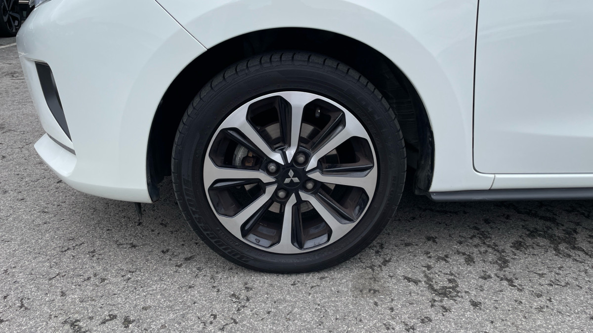 MITSUBISHI SPACE STAR