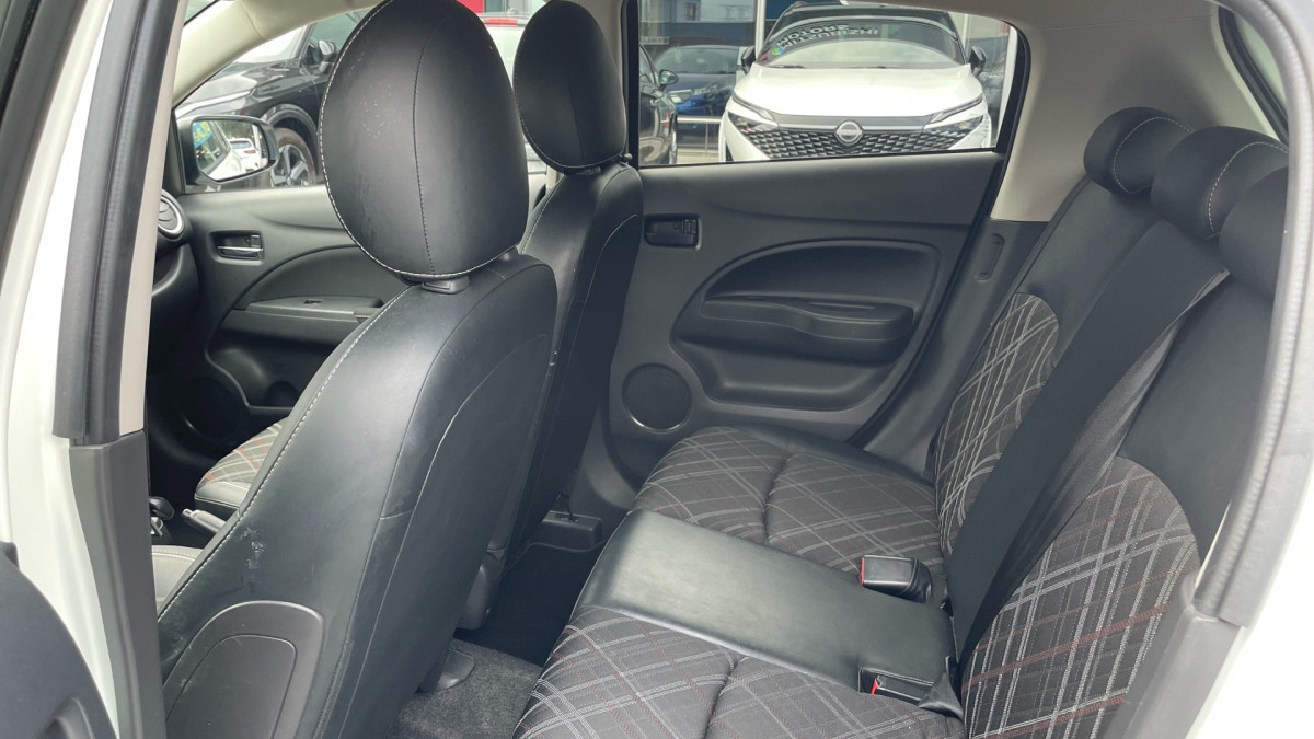 MITSUBISHI SPACE STAR