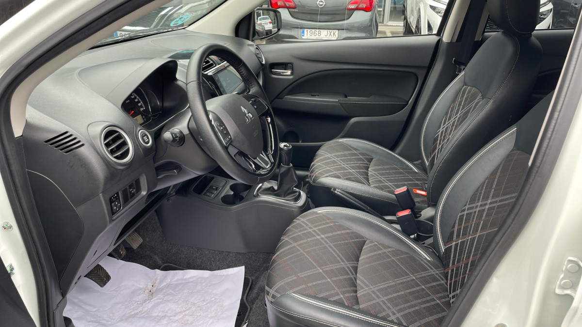 MITSUBISHI SPACE STAR