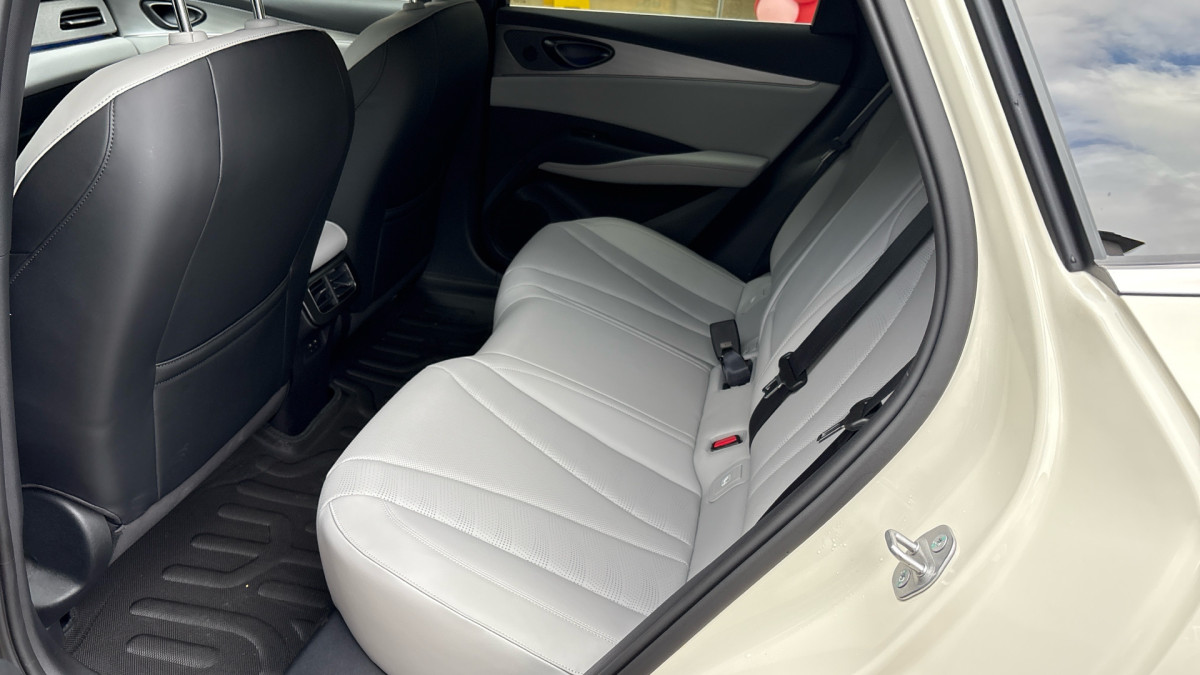 BYD SEAL 6 DM-i