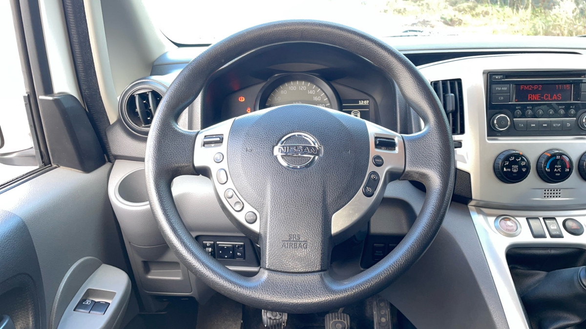 NISSAN NV200