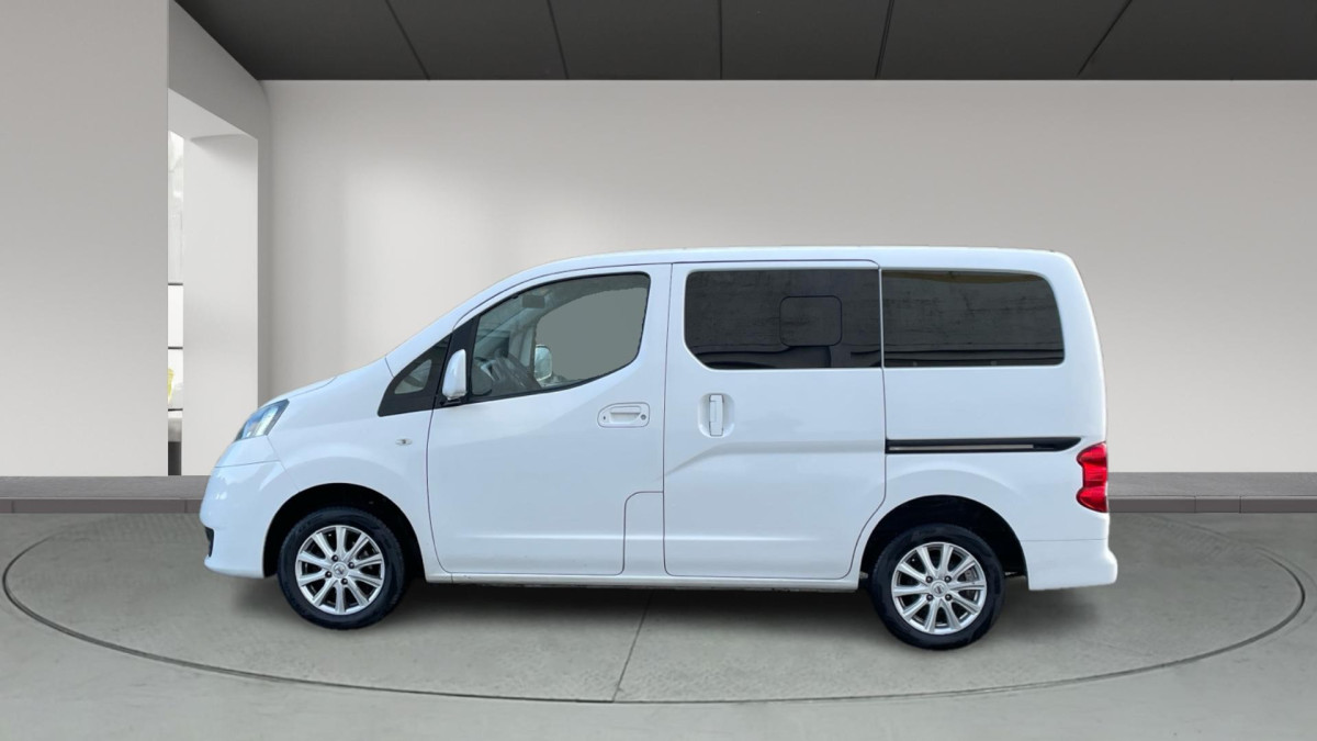 NISSAN NV200