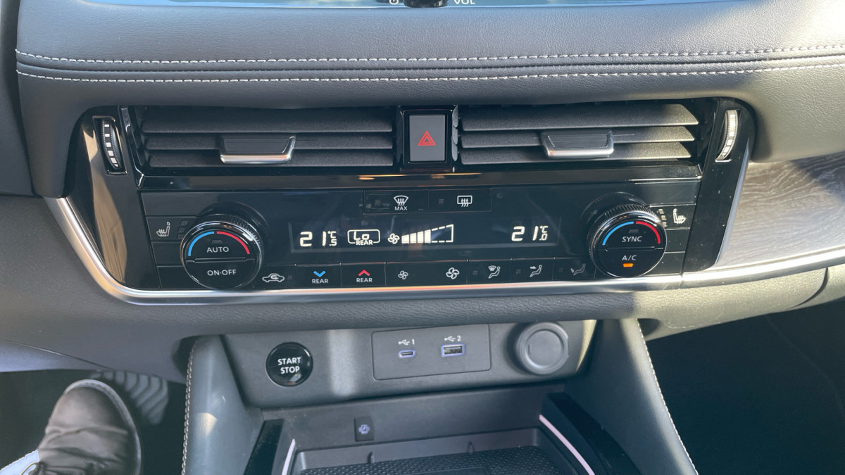 NISSAN X-TRAIL