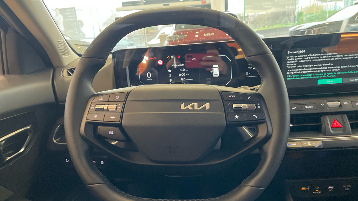 KIA K4