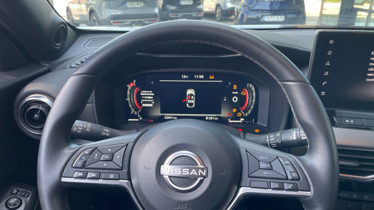 NISSAN JUKE