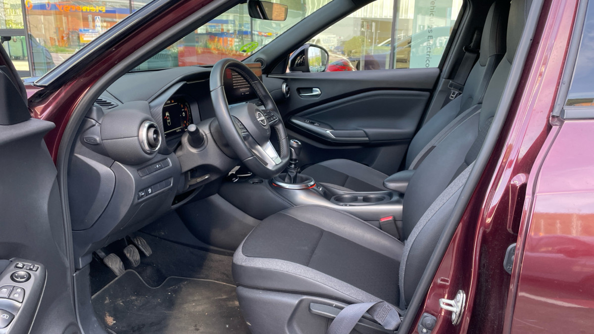 NISSAN JUKE