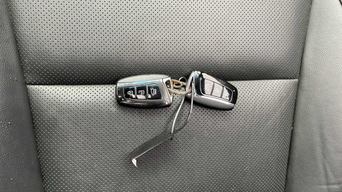 HYUNDAI GRAND SANTA FE