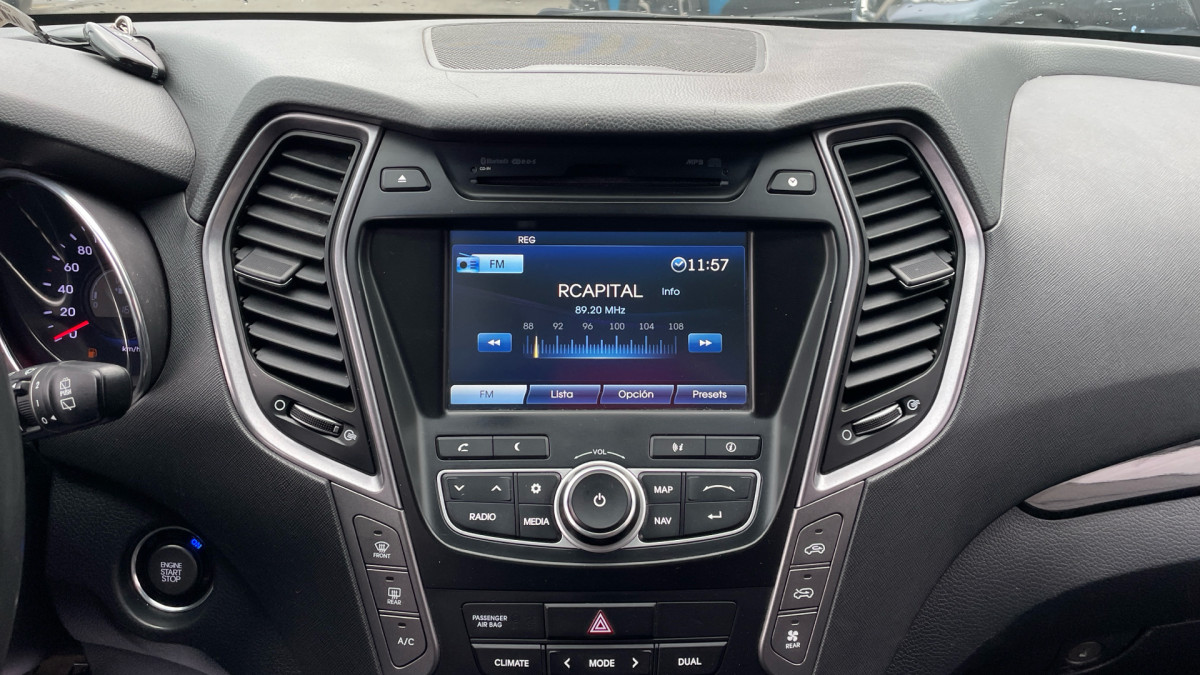 HYUNDAI GRAND SANTA FE