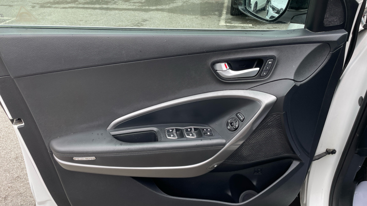 HYUNDAI GRAND SANTA FE