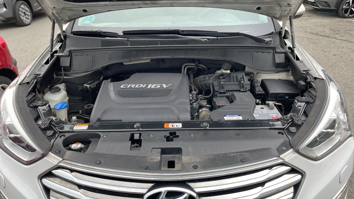 HYUNDAI GRAND SANTA FE