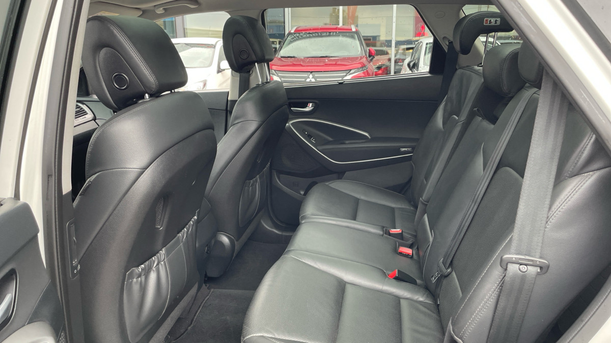 HYUNDAI GRAND SANTA FE