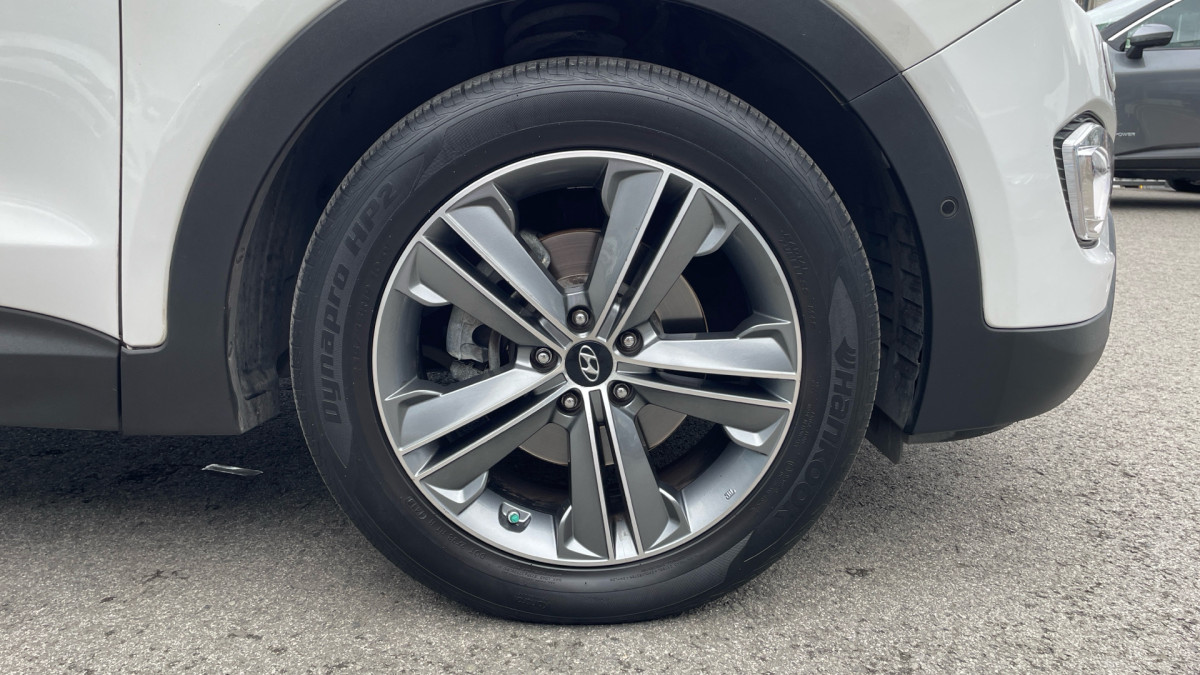 HYUNDAI GRAND SANTA FE