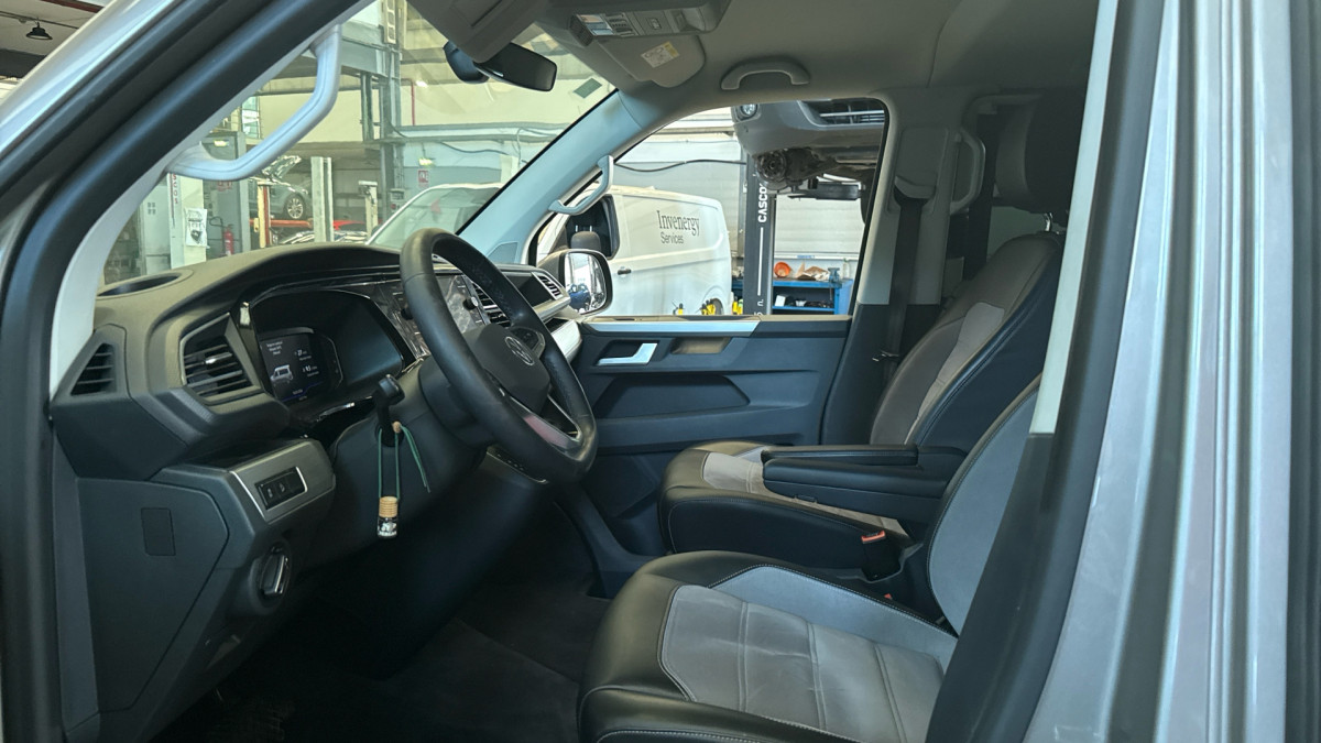 VOLKSWAGEN MULTIVAN