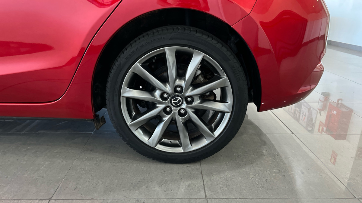 MAZDA 3