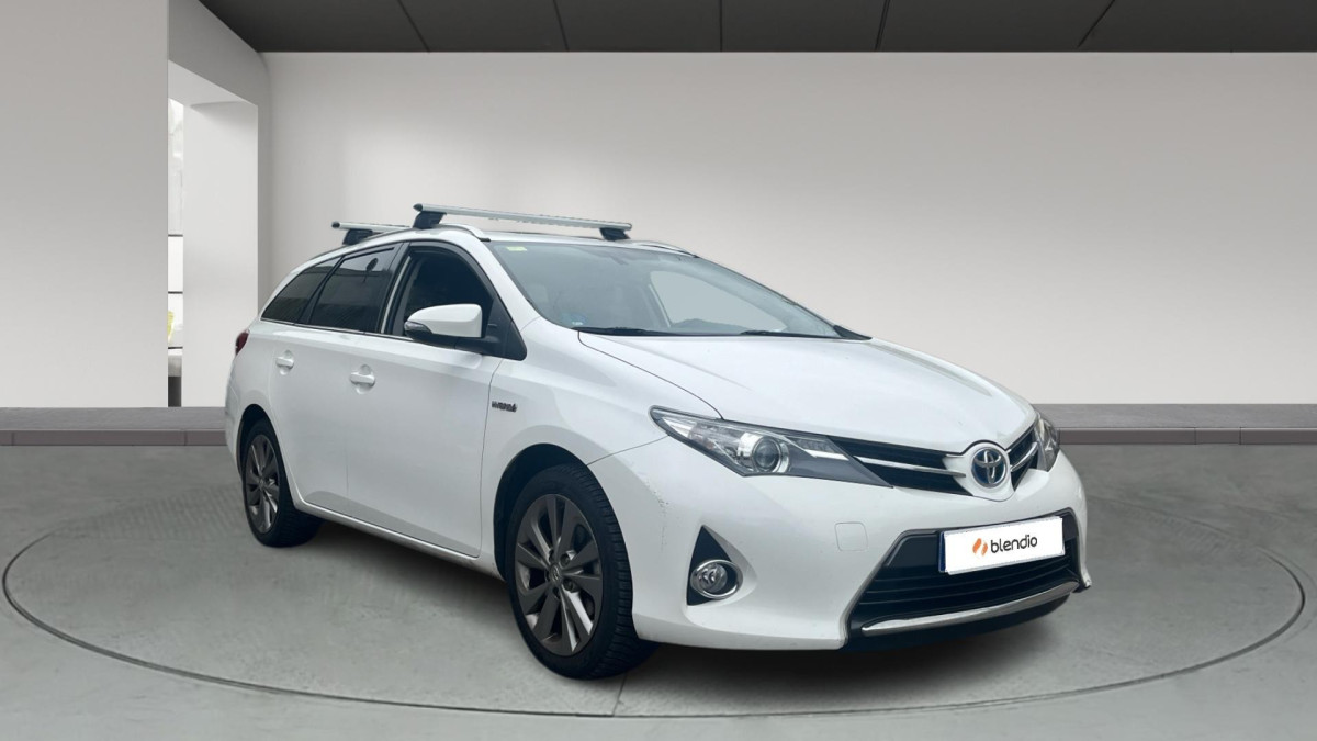TOYOTA AURIS