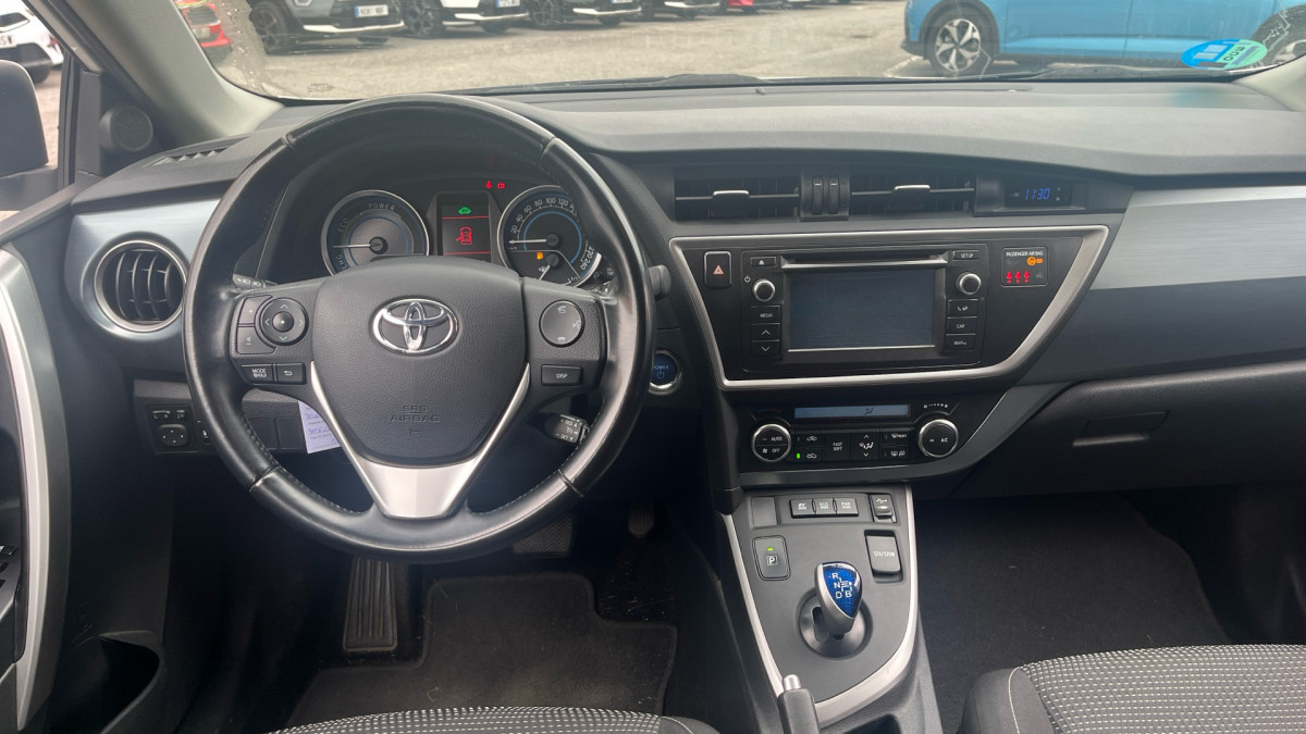 TOYOTA AURIS