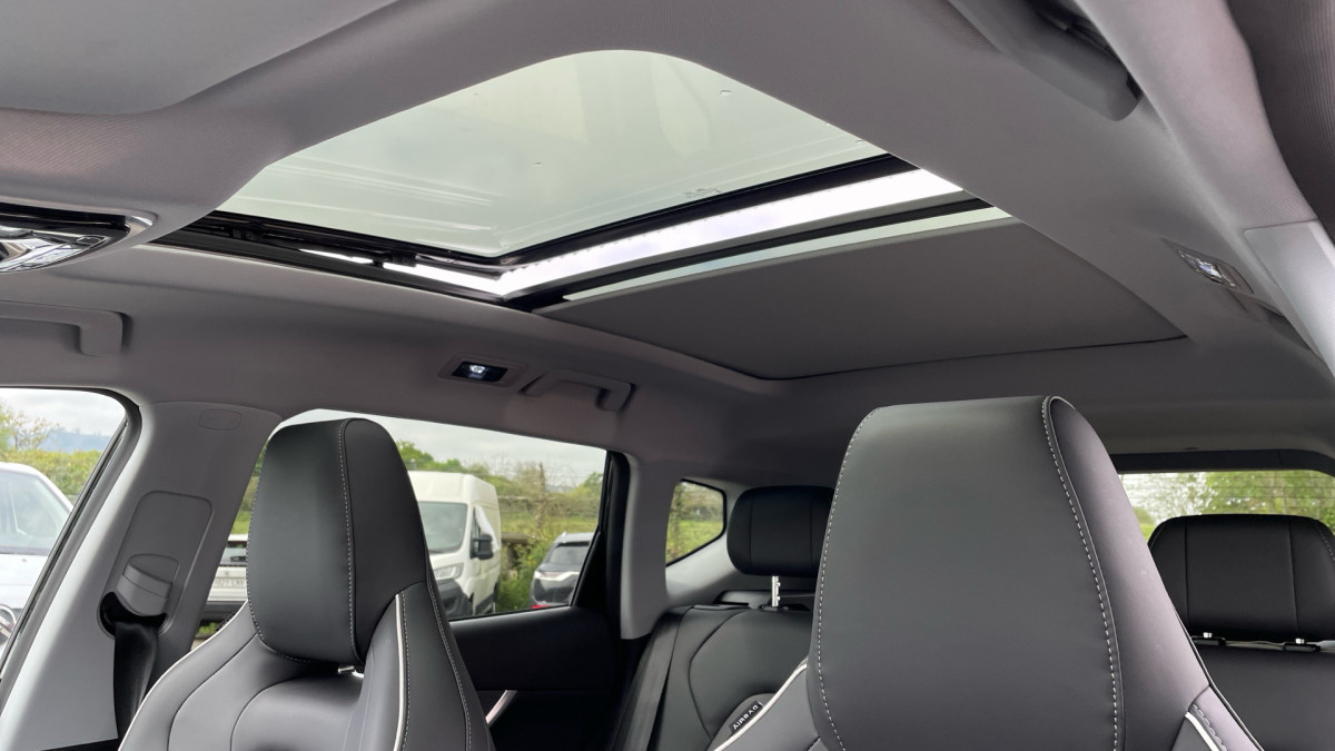 EBRO S700 PHEV
