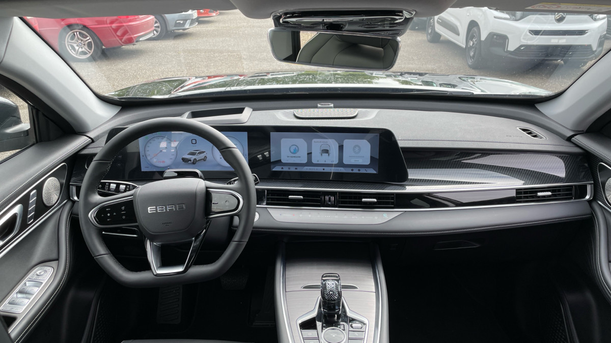 EBRO S700 PHEV