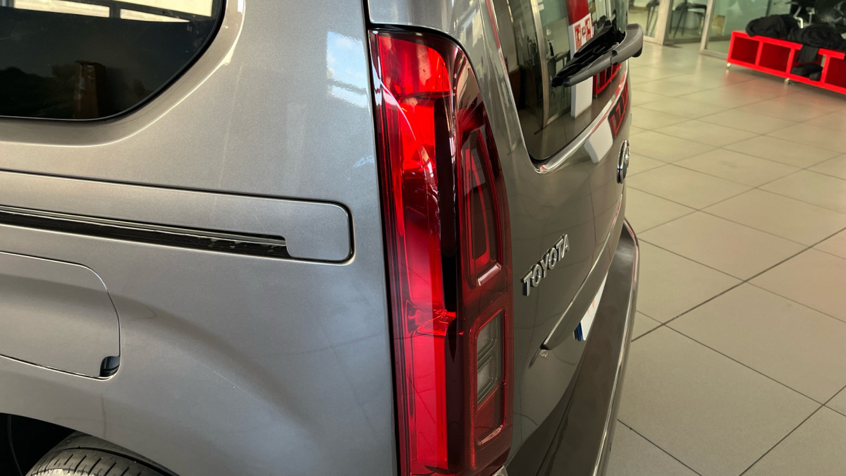 TOYOTA PROACE CITY VERSO