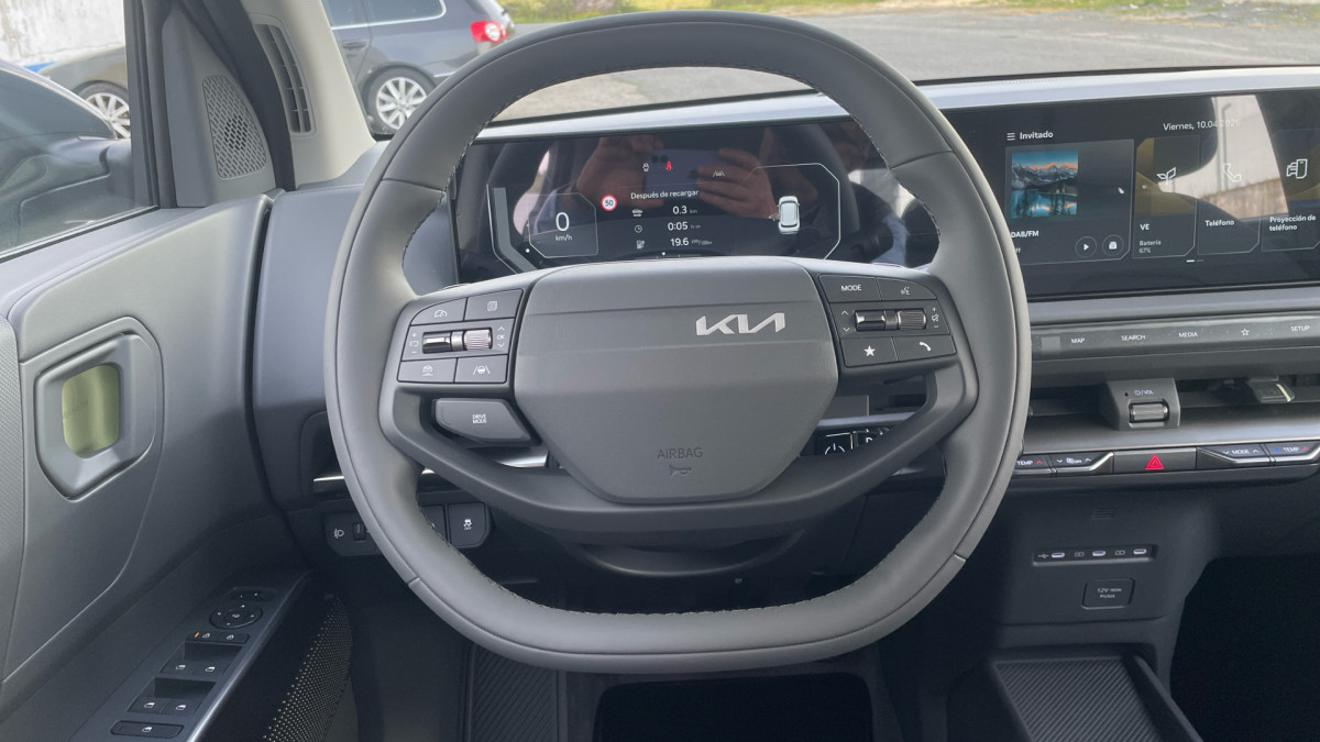 KIA EV2