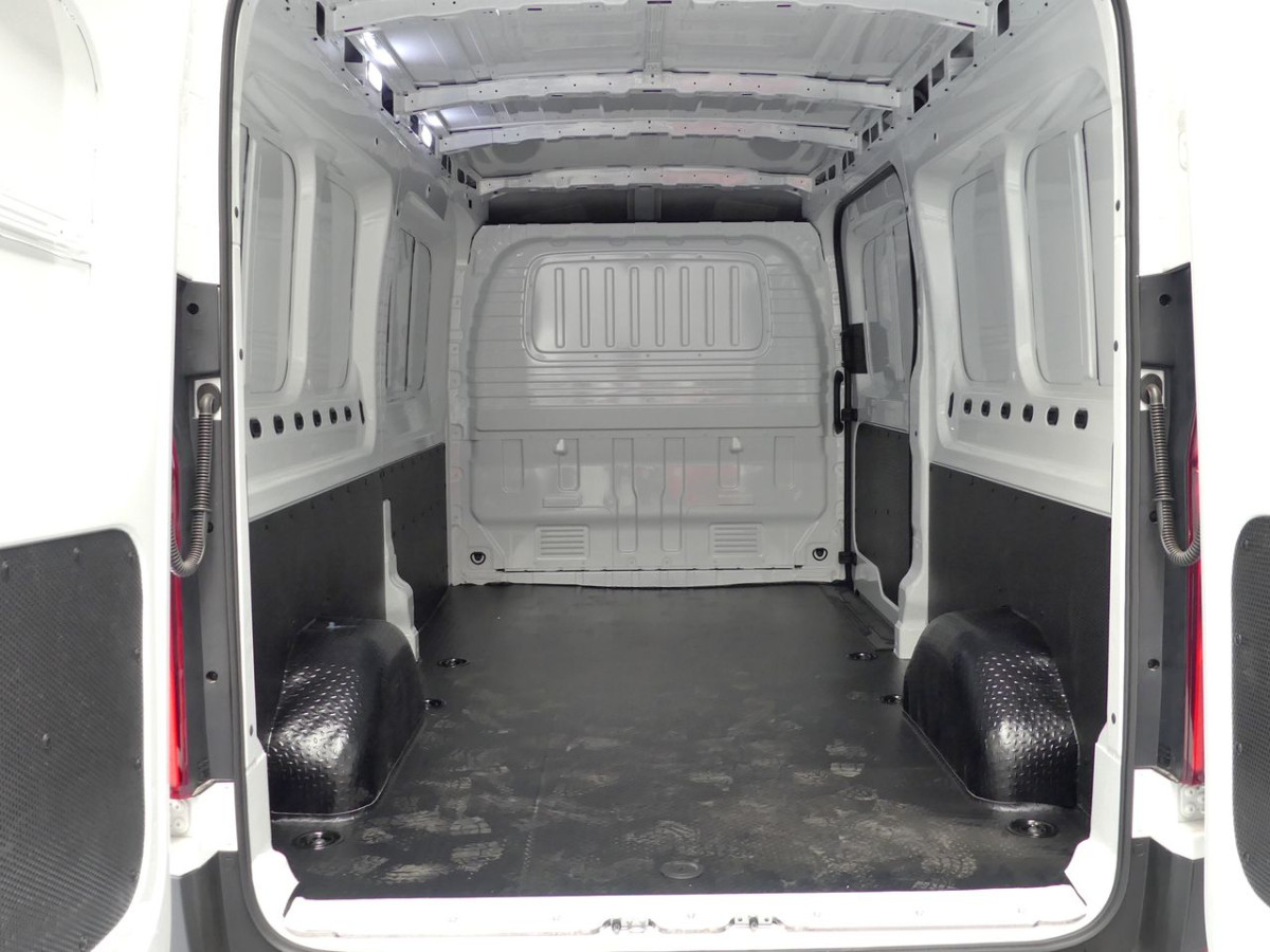 MAXUS Deliver 9