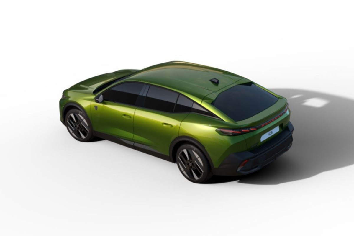 PEUGEOT 408