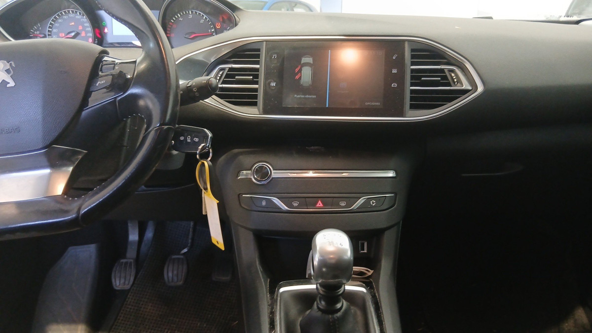 PEUGEOT 308