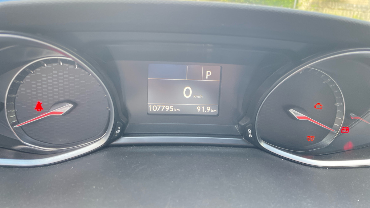 PEUGEOT 308
