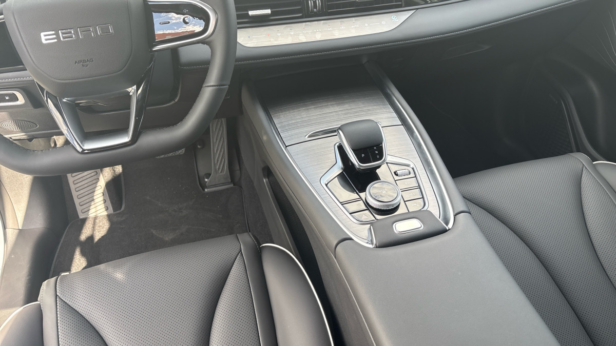 EBRO S700 PHEV