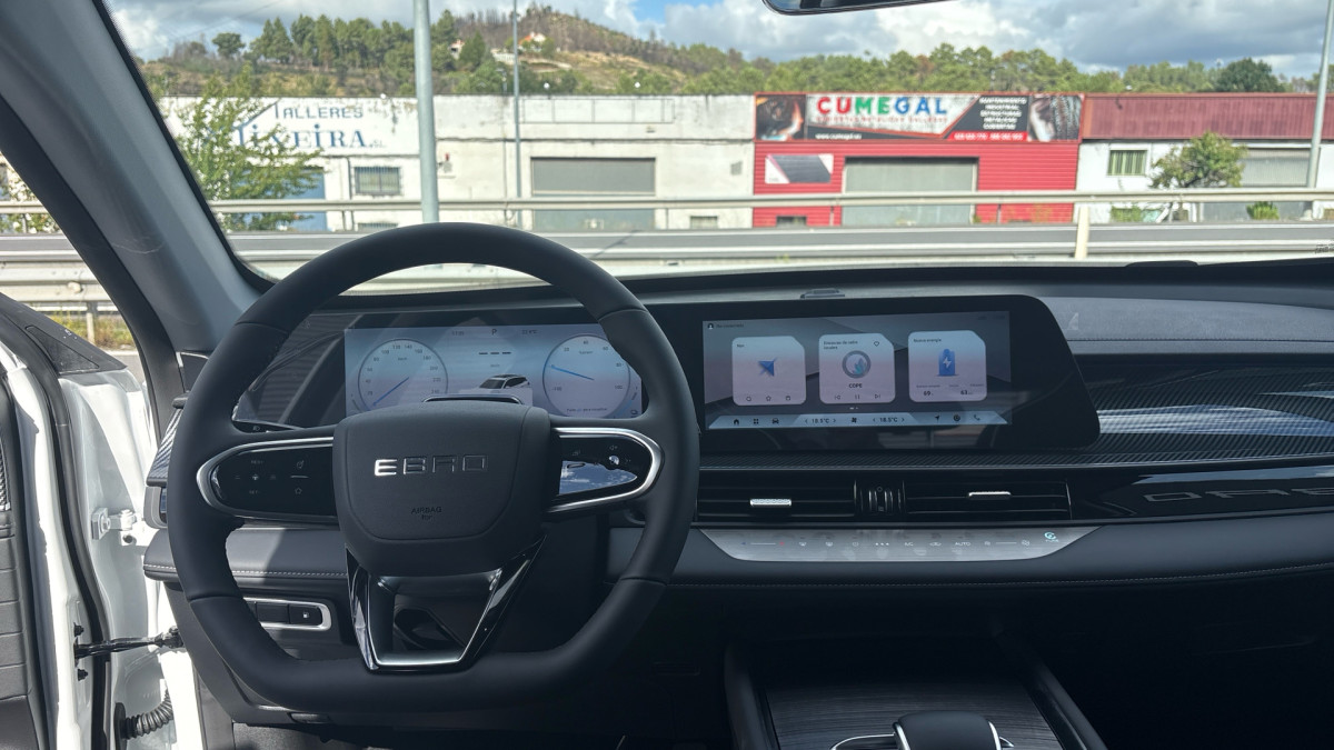 EBRO S700 PHEV