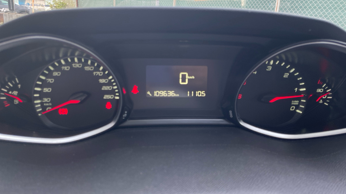 PEUGEOT 308