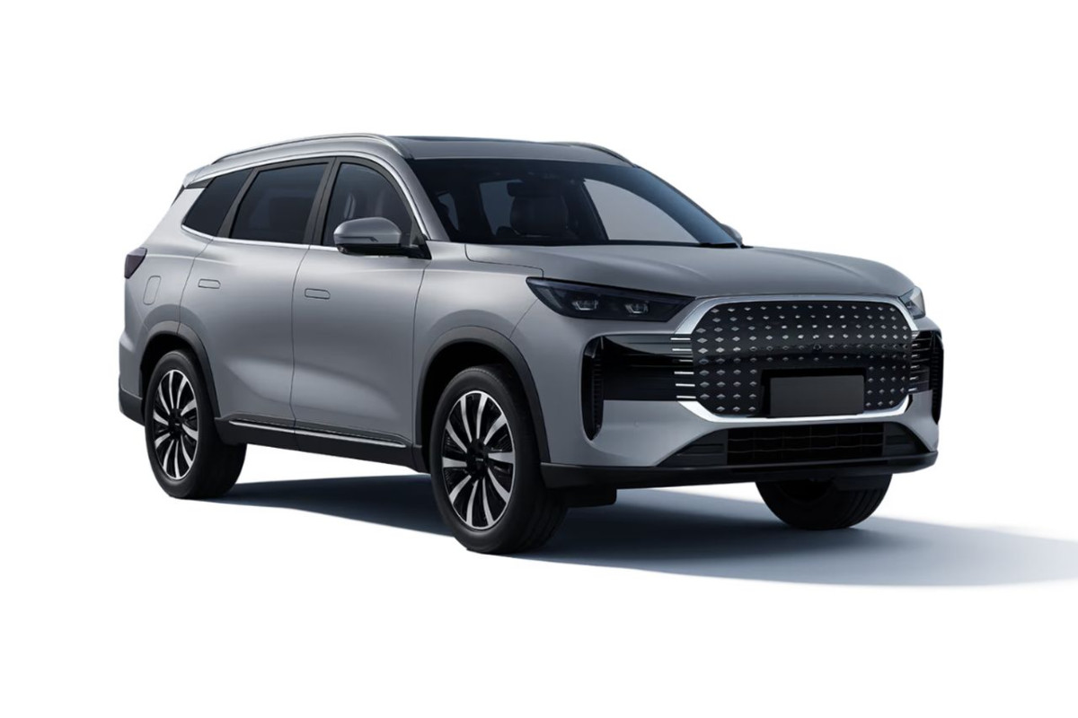 EBRO S800 PHEV