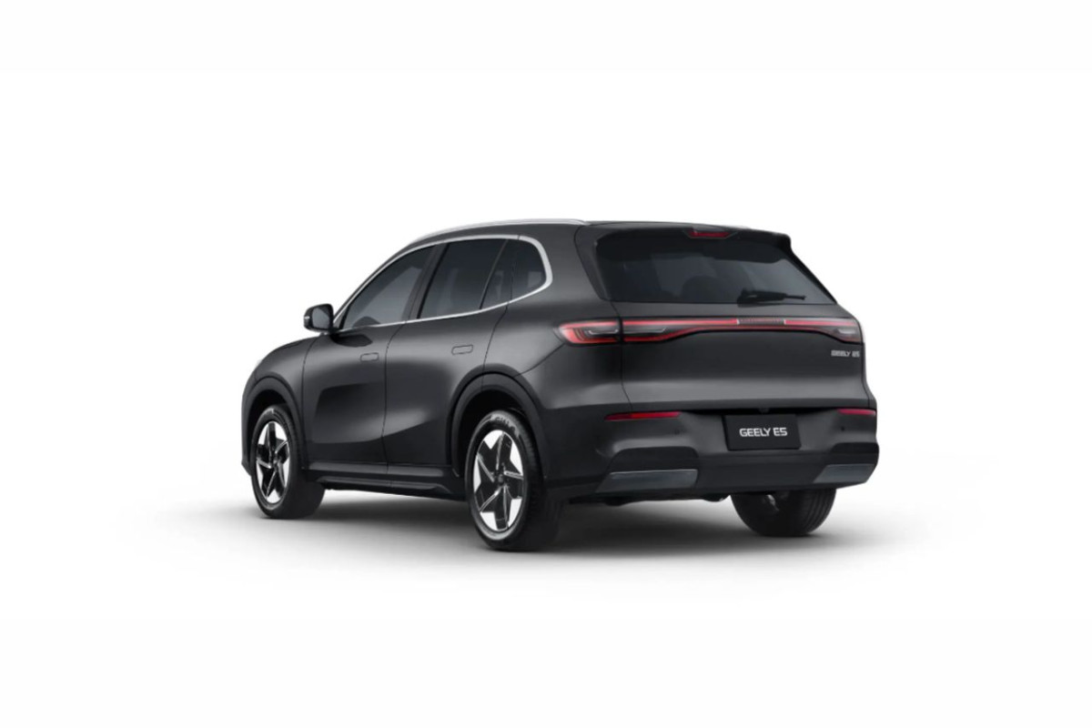 GEELY E5