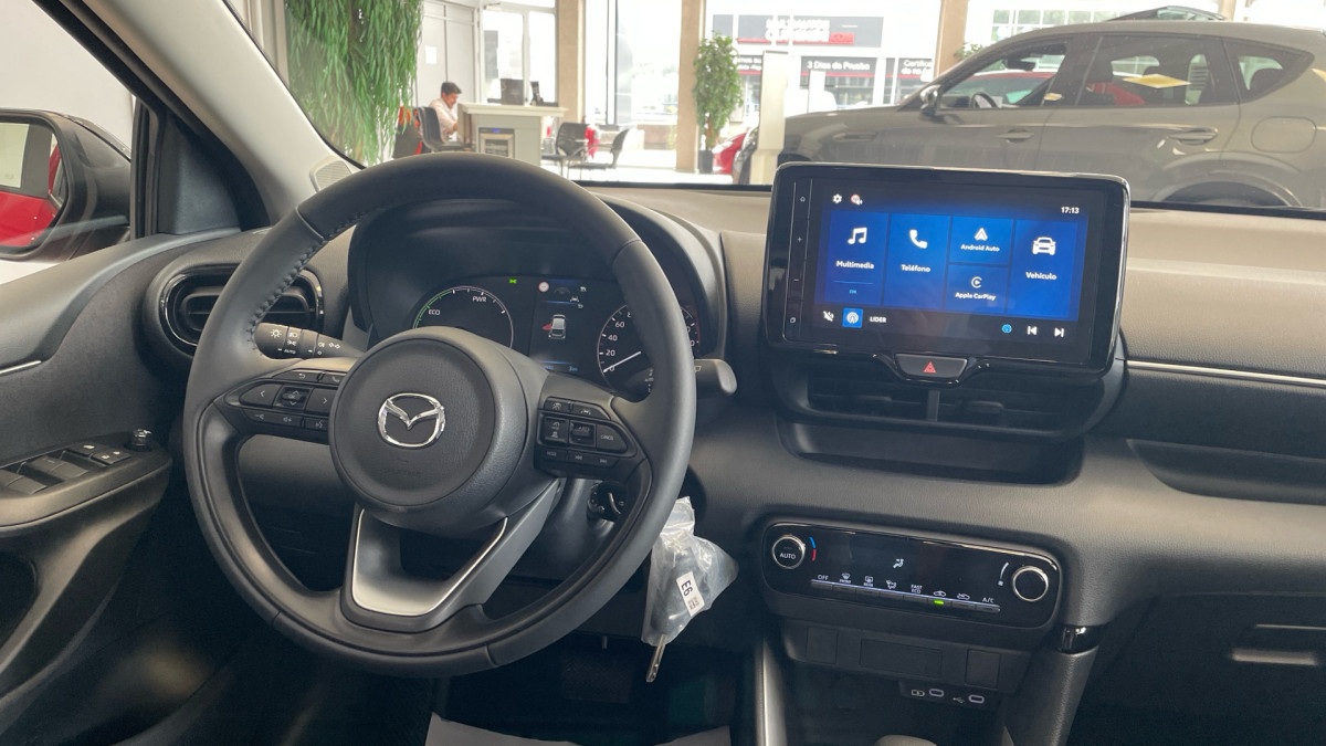 MAZDA 2