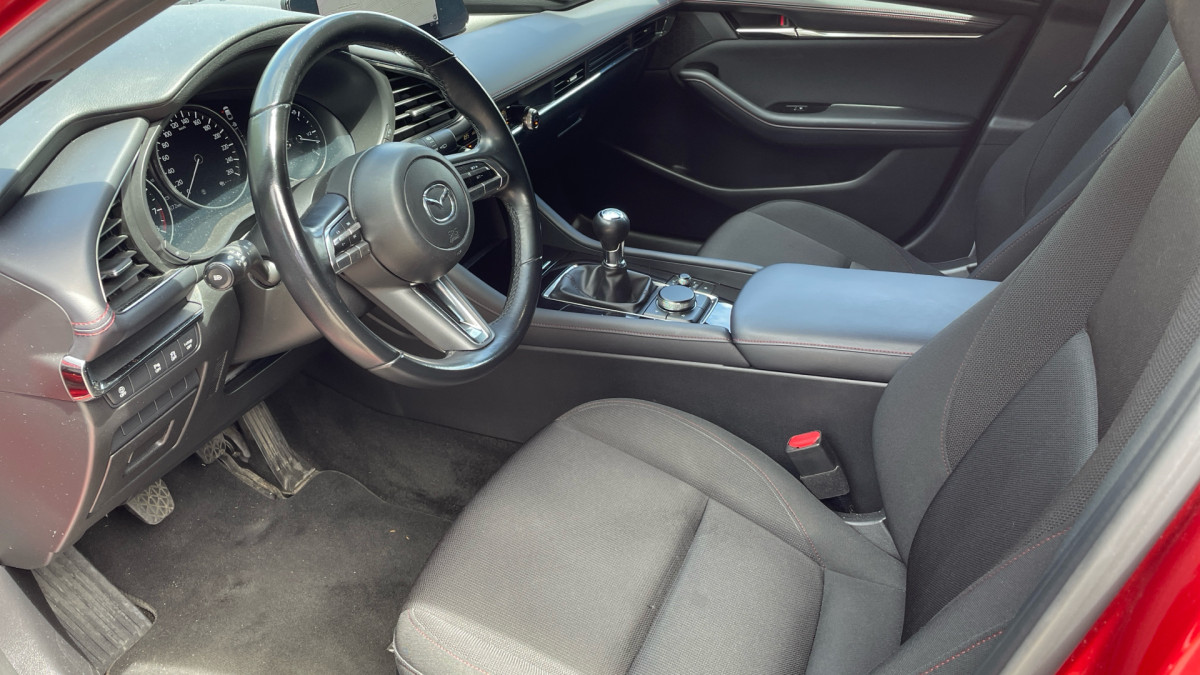 MAZDA 3