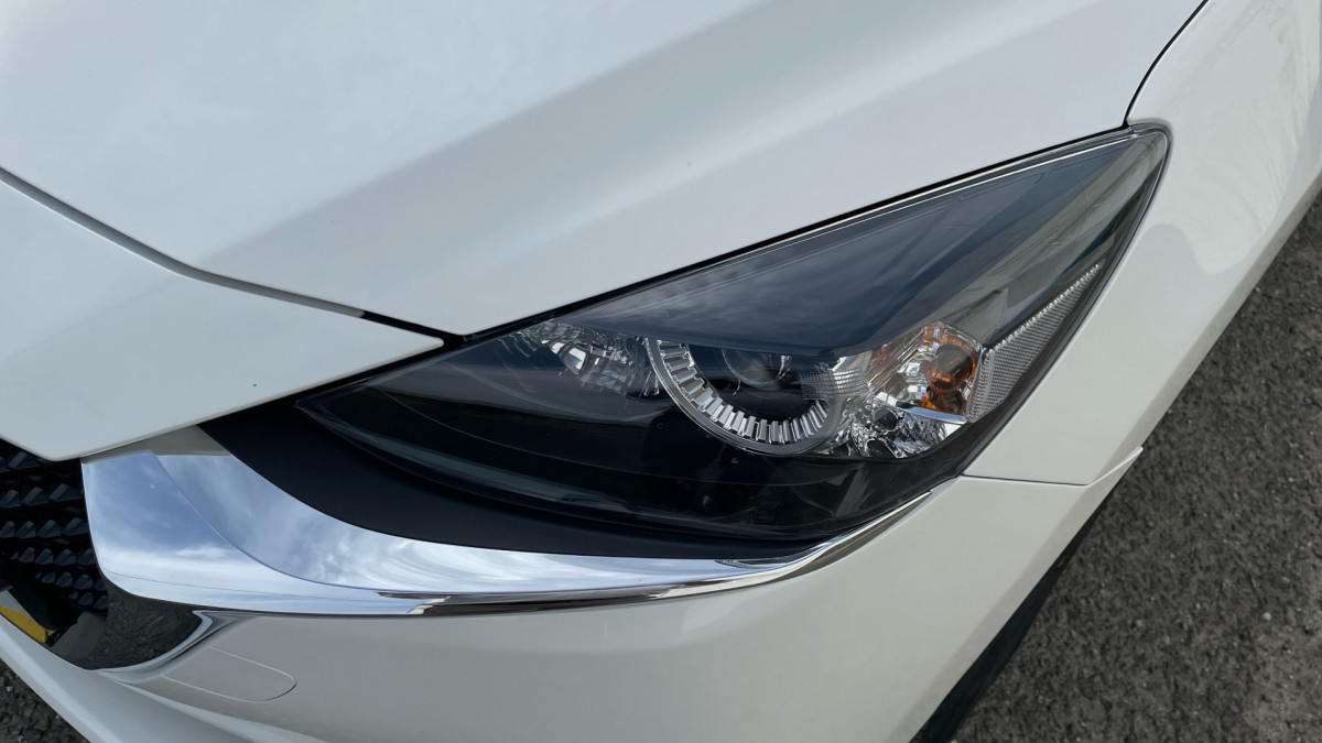 MAZDA 2