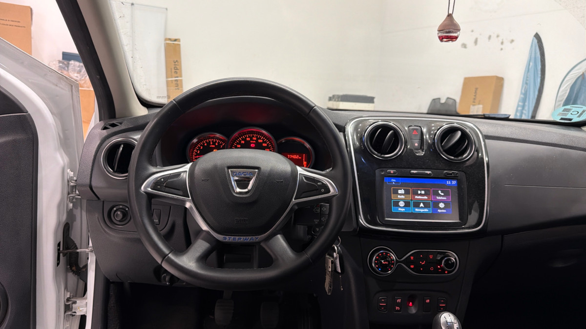 DACIA SANDERO