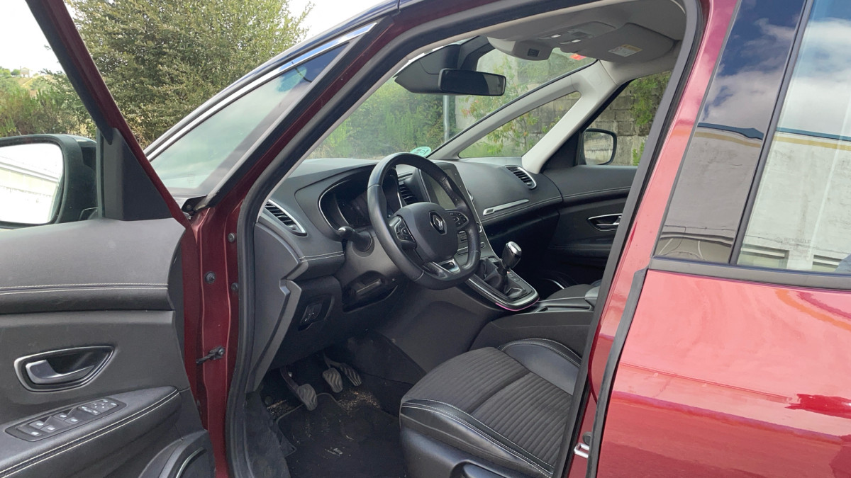 RENAULT SCENIC